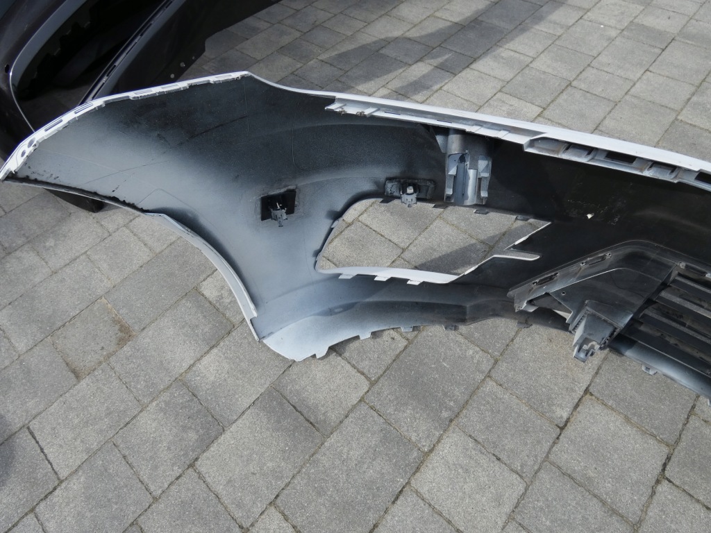 Бампер решётка volkswagen caddy 2k5 Киев