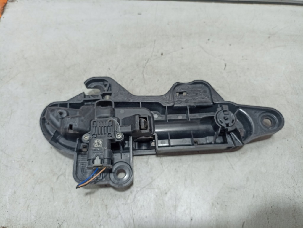 Tesla model 3 ручка ліва зовнішня 1528114-00-b Доставка