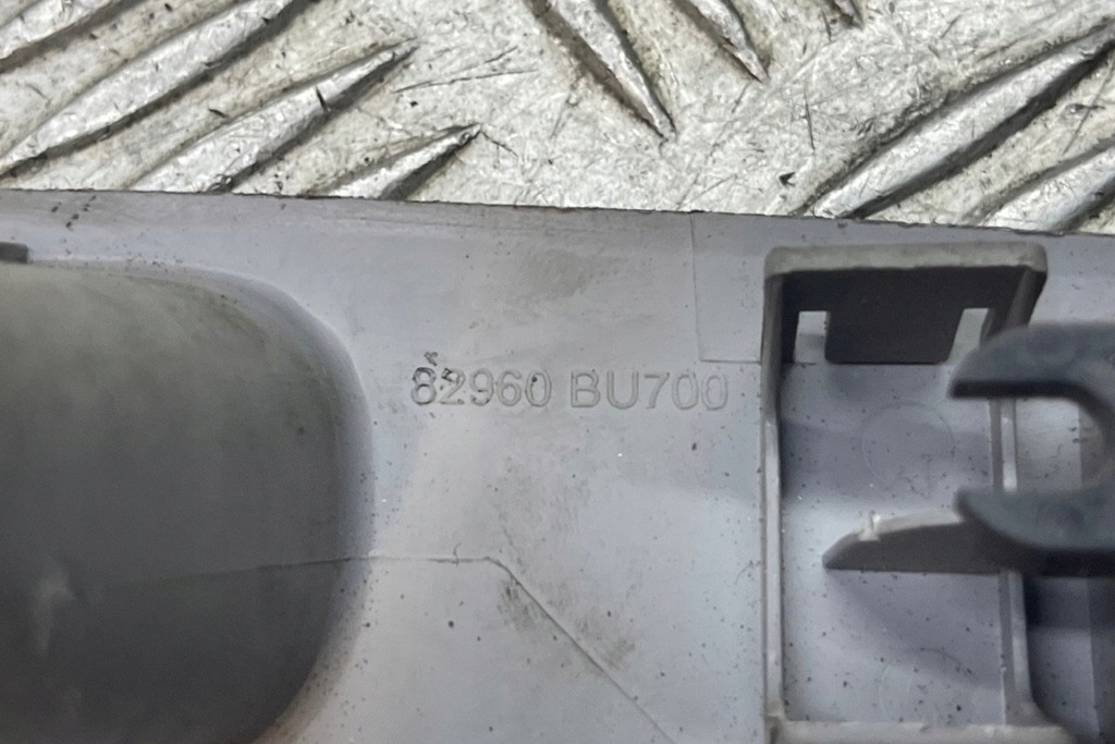 фото №8, Кнопка управление окон задних правых дверь nissan