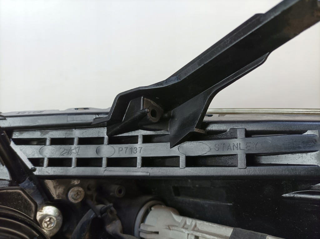 фото №8, Mazda 5 i cr lift фара правий ксенон c291-51030