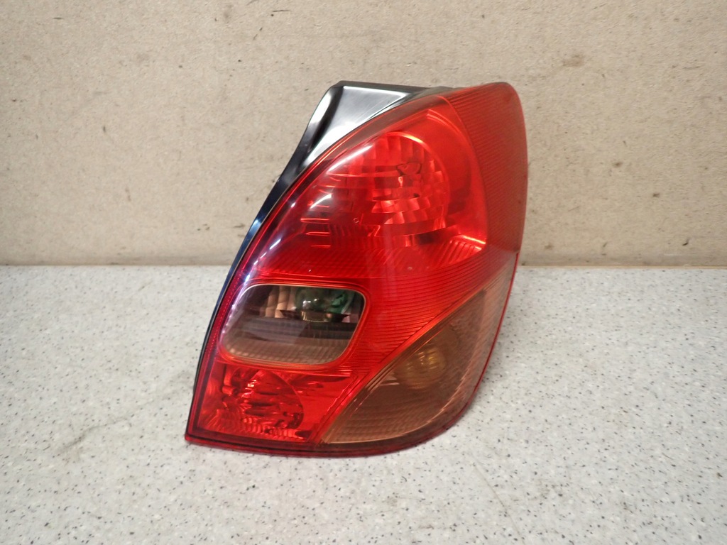фото №1, Toyota corolla verso 01-03 лампа задняя правая