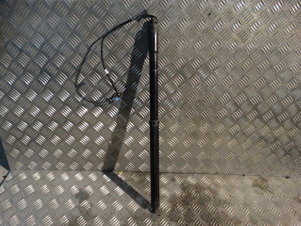 фото №1, Idealny привід кришки porsche panamera 970 1