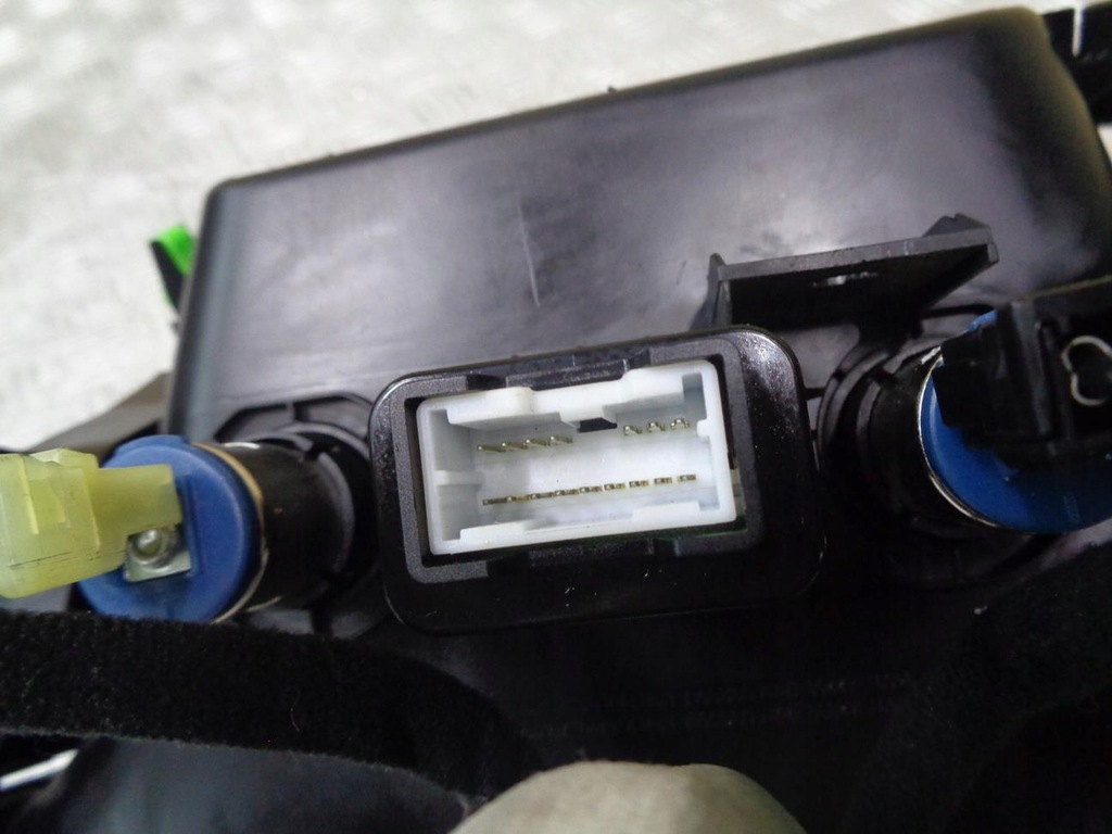 фото №5, Полиця бардачок консолі середній kia ceed 2 ii 2012- 84631-a2300 93310-a2000