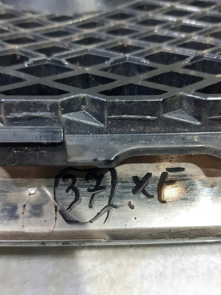 фото №10, Решётка радиатора решётка радиатора бампера перед jaguar xf