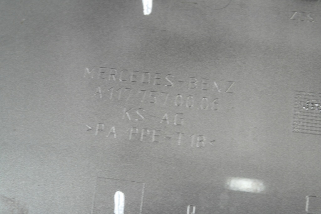 Купити Mercedes cla w117 13-19 shooting brake кришка заливної пального колір 787 оригінальний номер