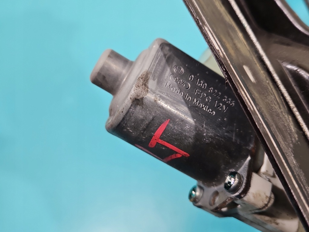 фото №6, Подъемник задняя левый chrysler voyager v 07-16 3014867