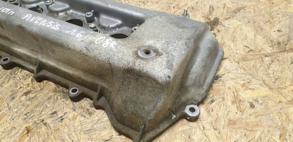 фото №7, Кришка клапанів toyota avensis 1,6