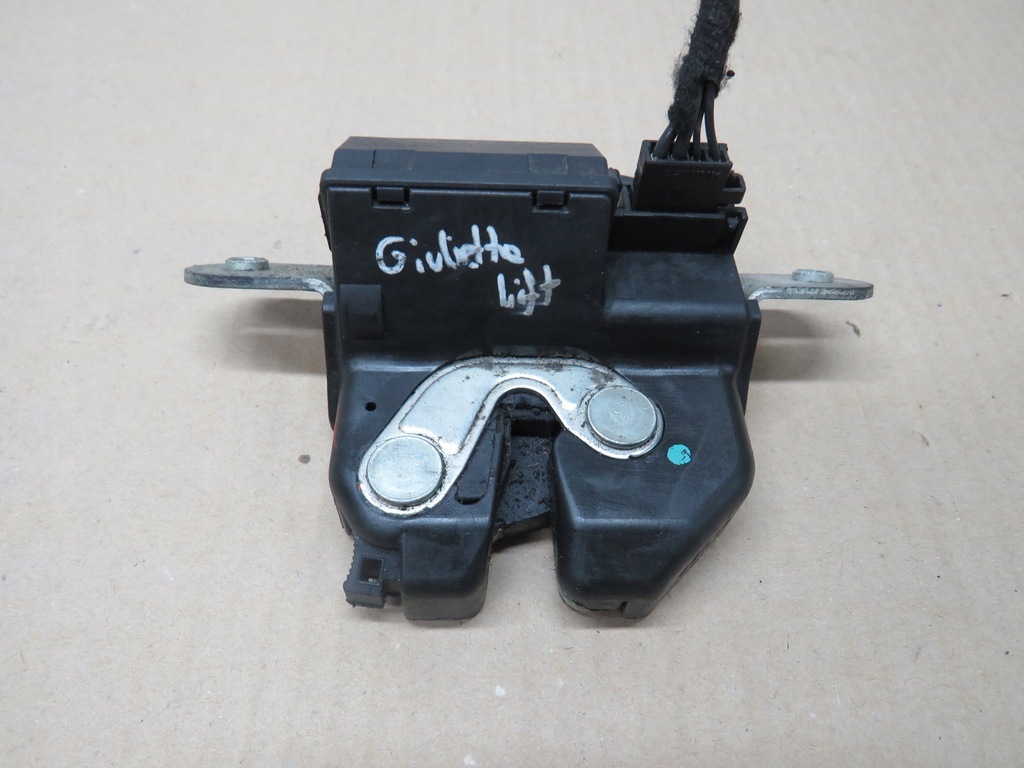 фото №1, Alfa romeo giulietta замок кришки багажника 55701971