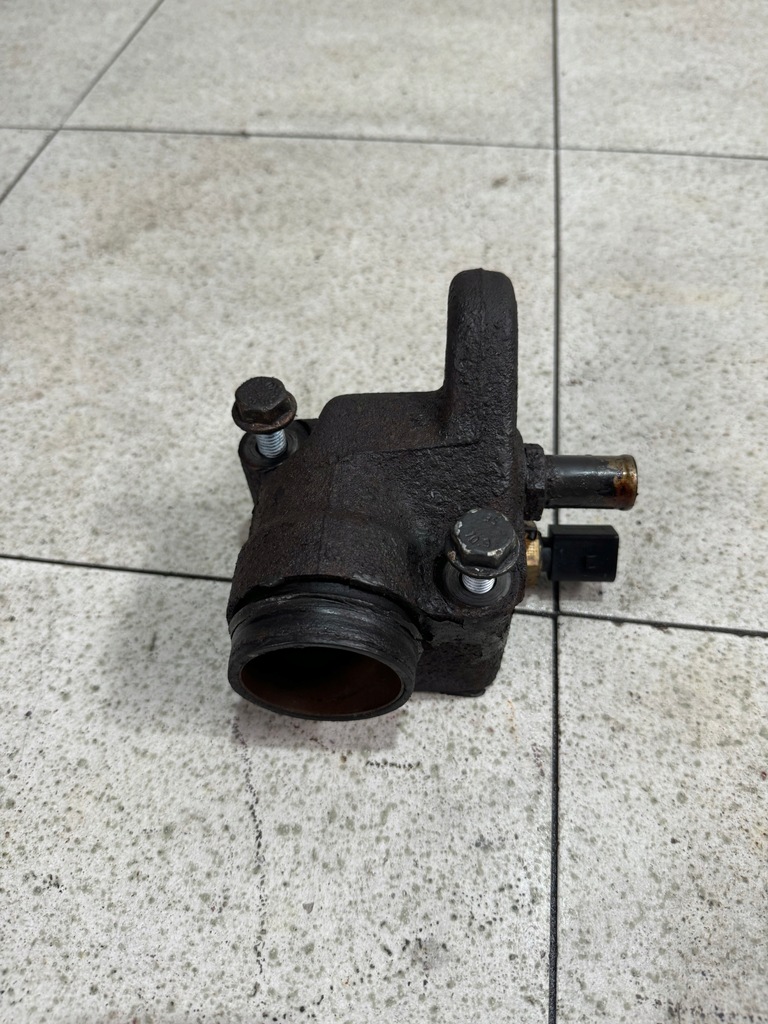 фото №1, Корпус патрубок соединитель насоса wody mercedes atego 4.2