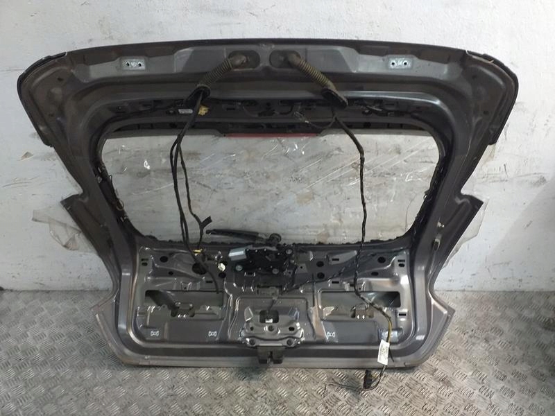 Крышка багажника задний  vb focus mk3 Недорого