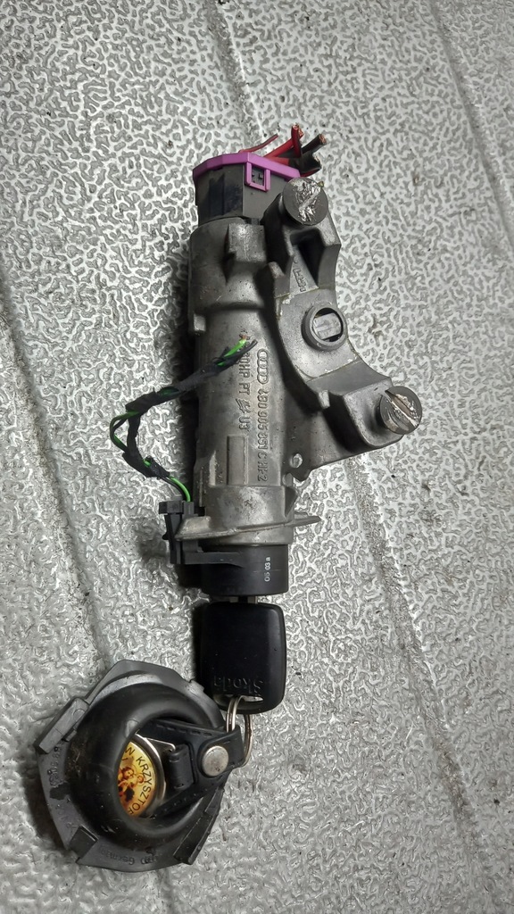 фото №1, Замок запалювання skodsa fabia 03r hb 4b0905851c