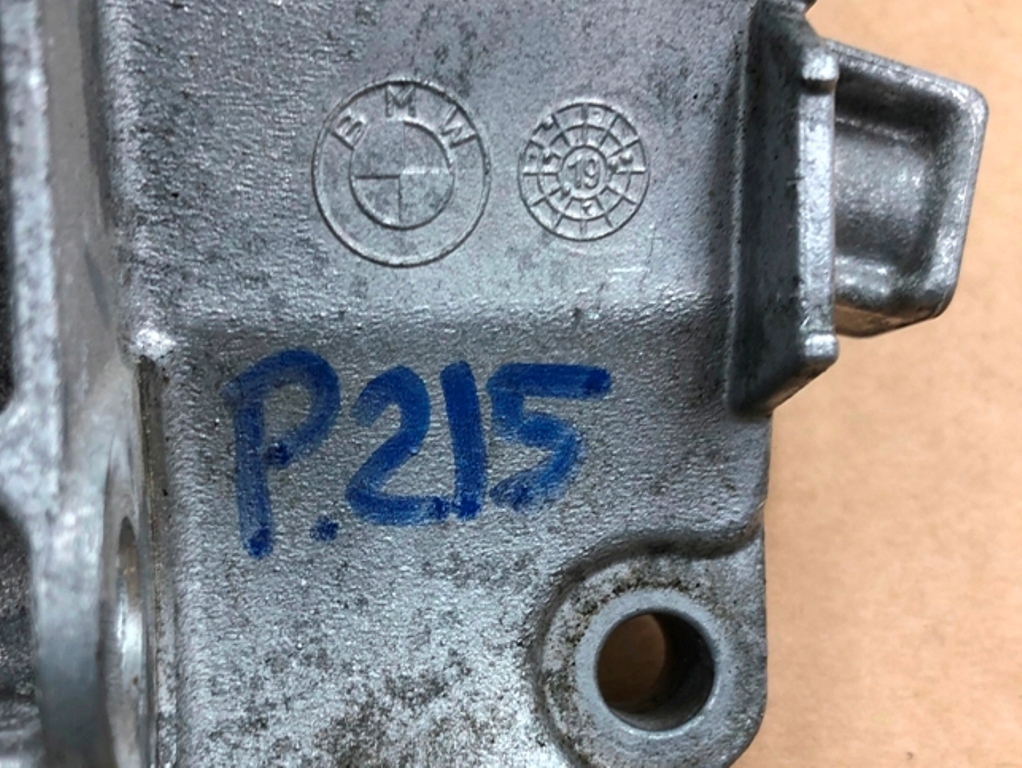 Основание кронштейн насоса охлаждение 11518094658 термостата bmw m3 m4 x2 x3 x4 в Украине