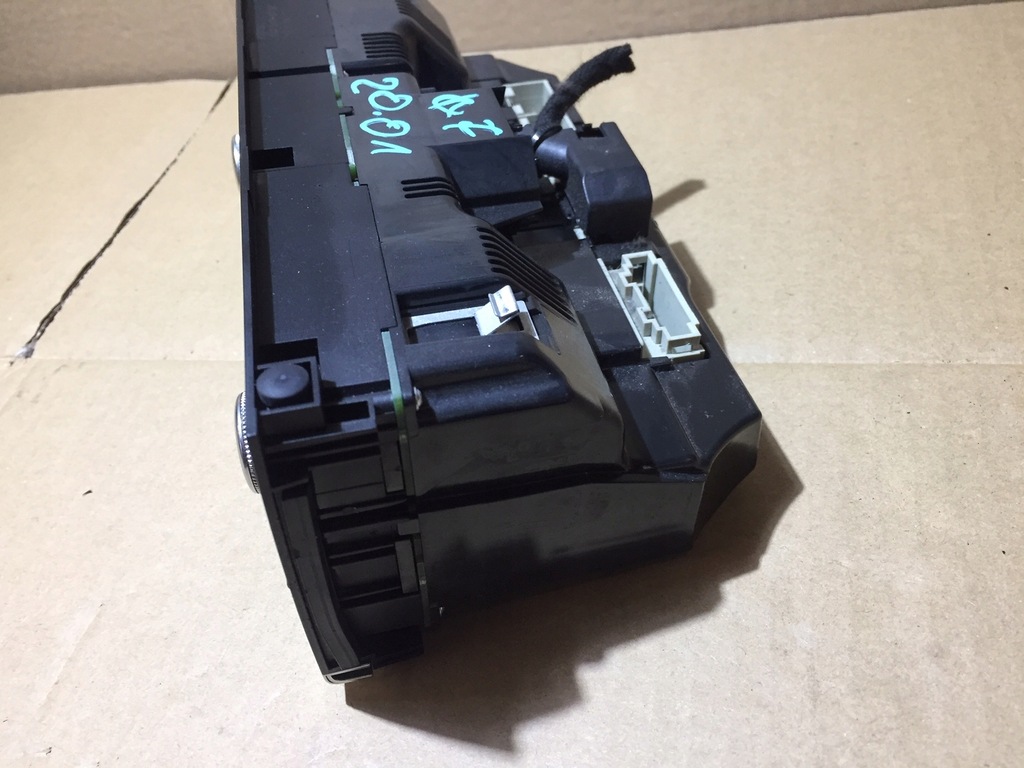 фото №11, Audi q7 4l панель кондиционера обдув 4l0820043f