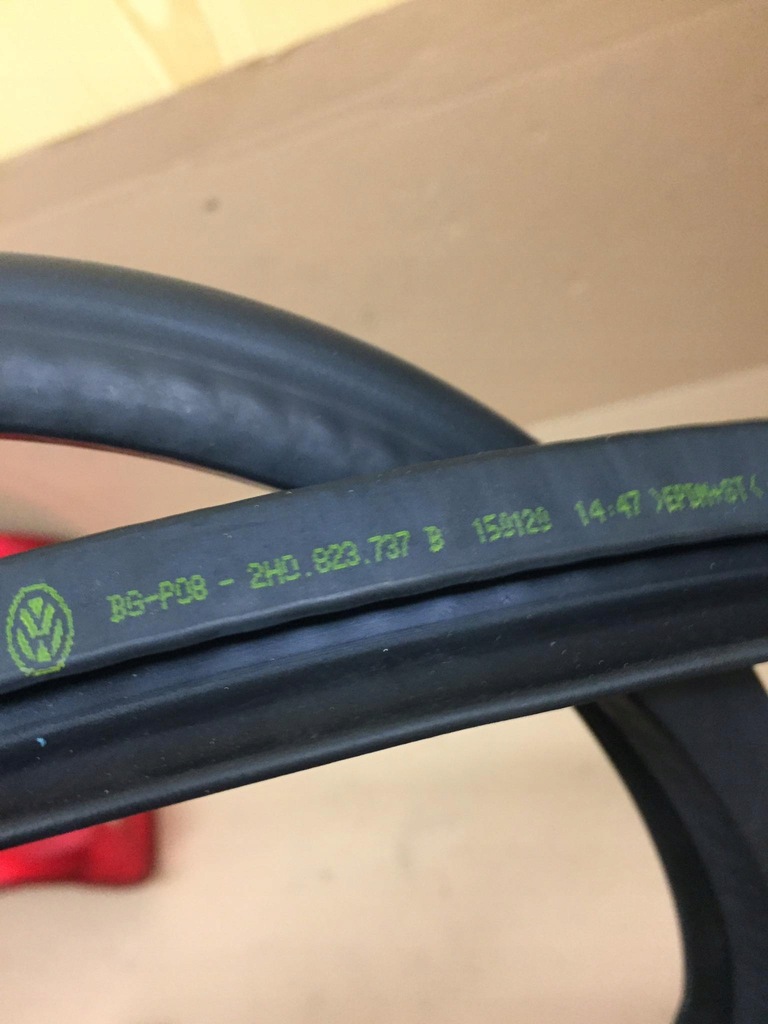 фото №6, Vw amarok прокладка капот 2h0823737b