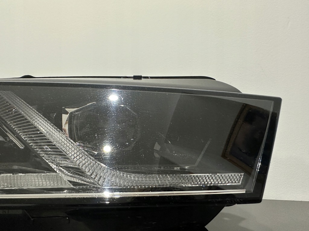 фото №7, Skoda octavia iv лампа правая full led 5e4941018a