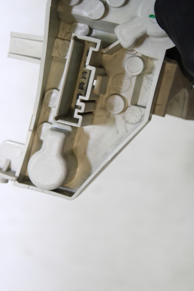 фото №5, Bmw 1 e81 e87 lci вкладыш лампы правый задняя 7164964 разъём лампочка