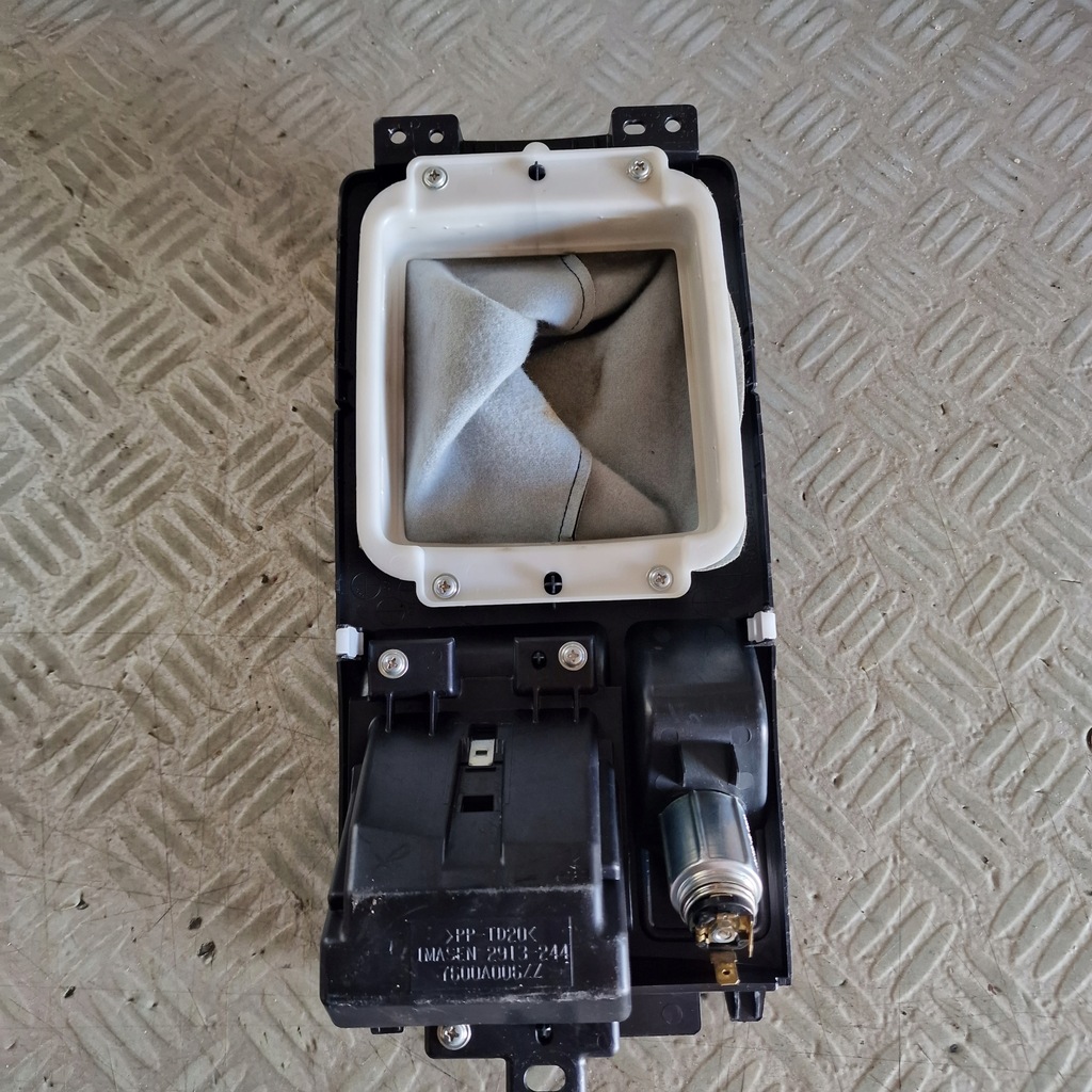 фото №6, Туннель пепельница чехол mitsubishi lancer viii x