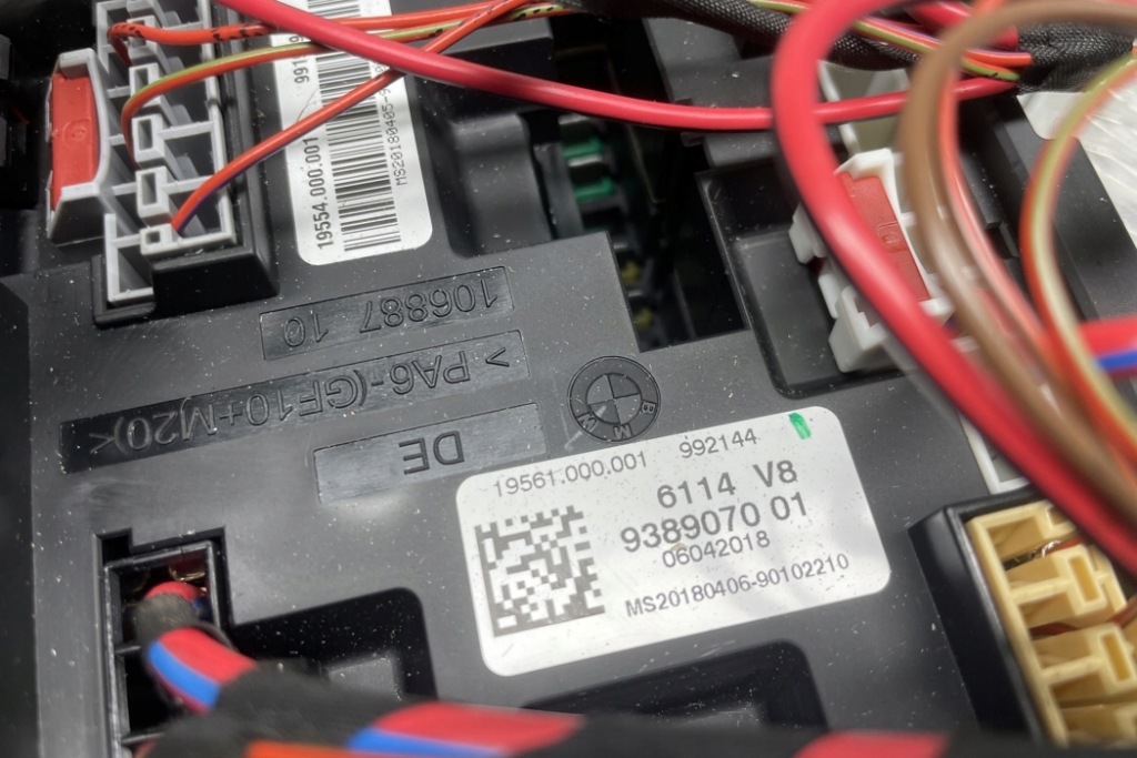 фото №7, Коробка запобіжників bmw 4 gran coupe f36 9389070 3.0l дизель 190kw