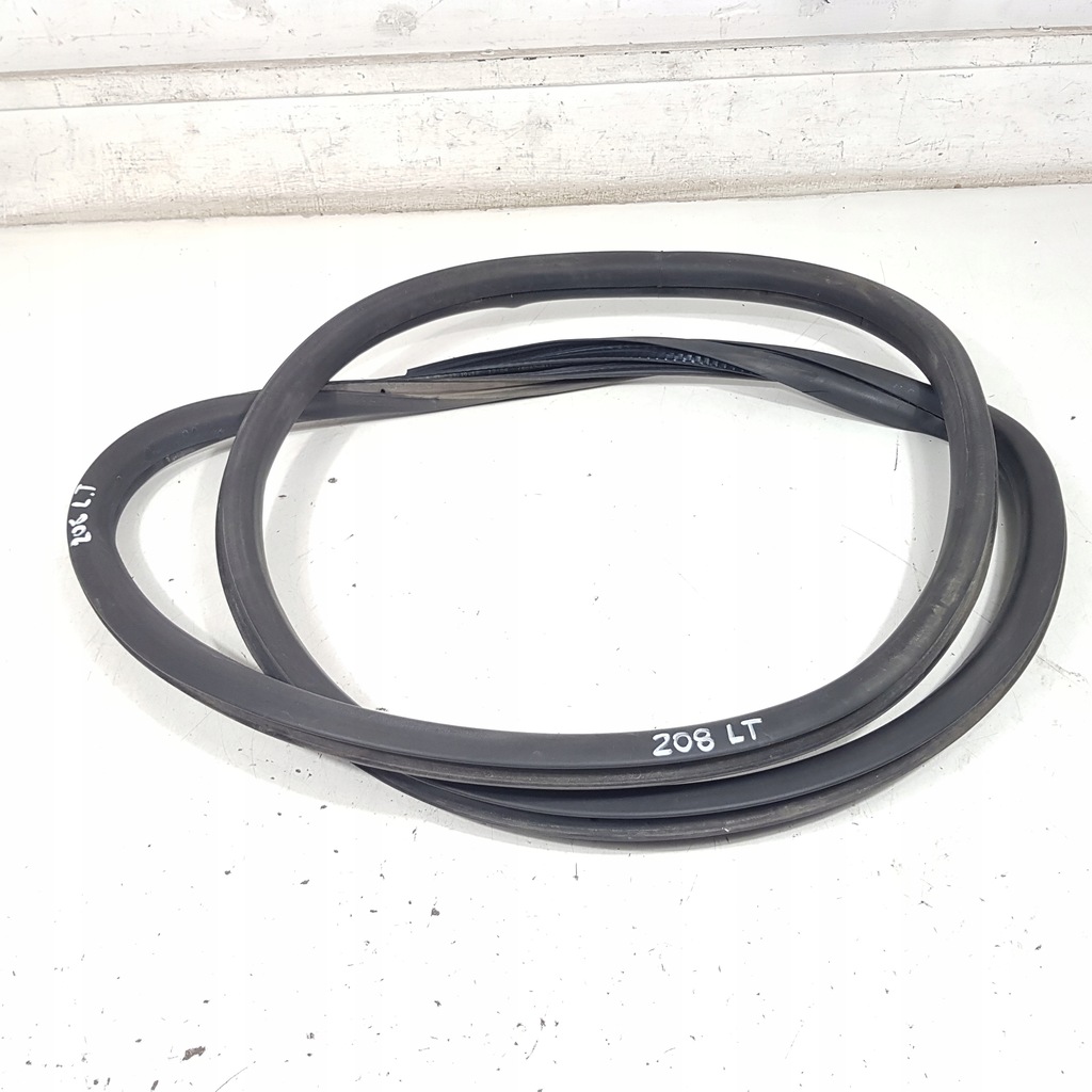 фото №1, Прокладка дверь левый задняя peugeot 208