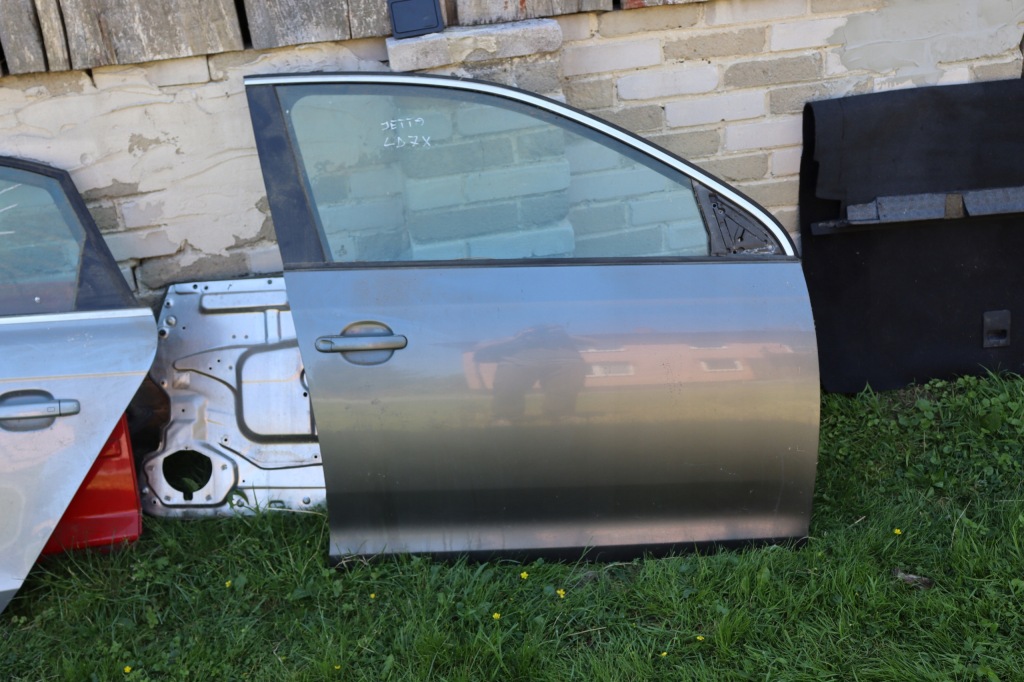 фото №1, Дверь передние перед правое vw jetta golf v kombi ld7x