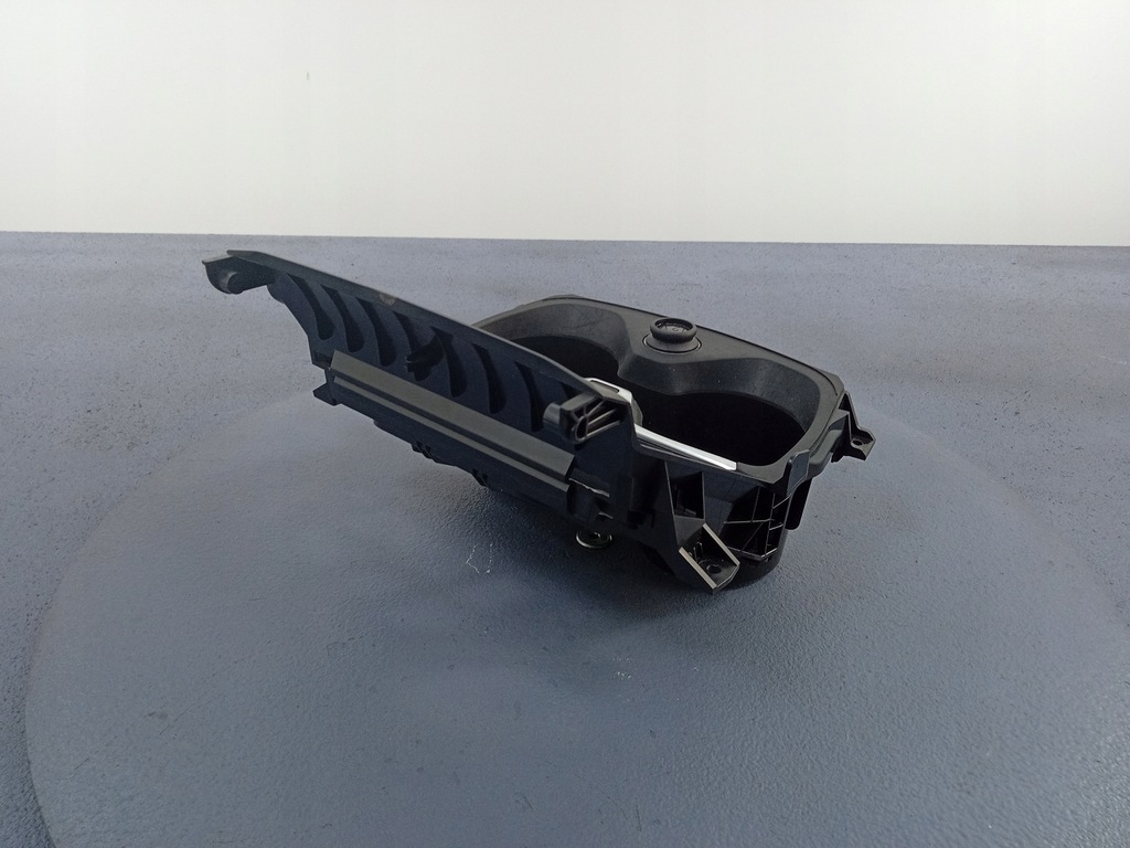 фото №6, Bmw 1 f40 2 f44 кронштейн na кружки подстаканник 5a37576