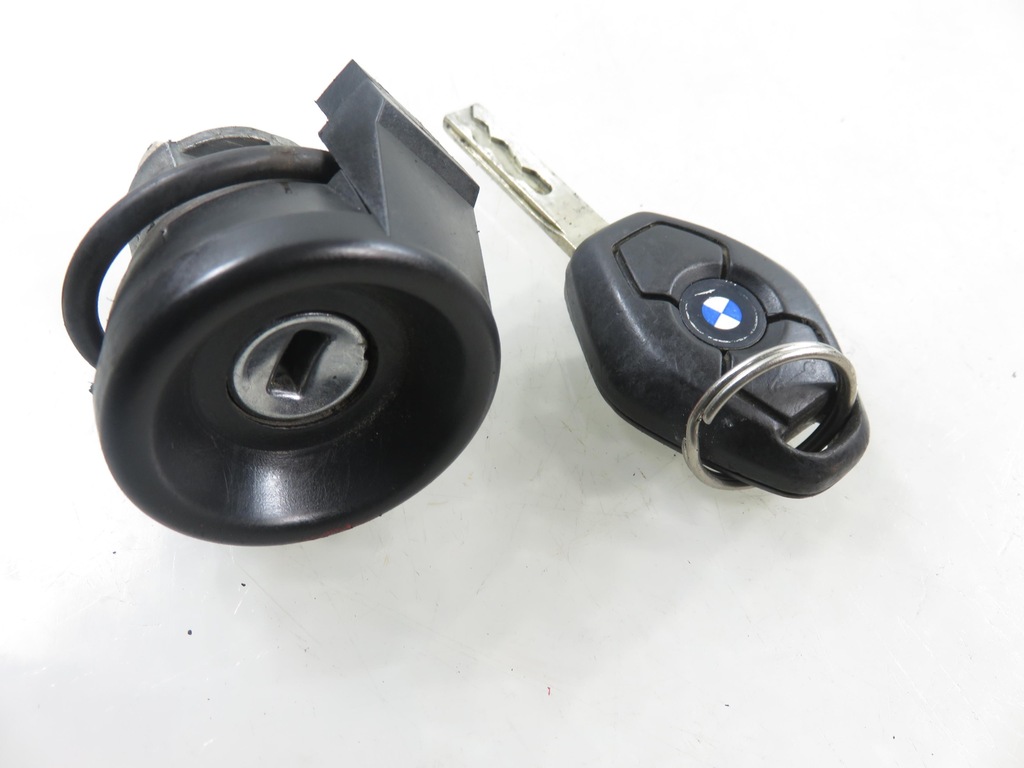 фото №1, Вкладка замка зажигания bmw x3 e83 8379345