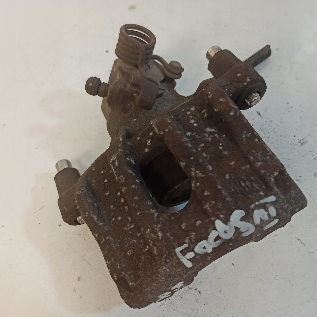 фото №10, Ford focus mk3 суппорт тормозной правый задняя