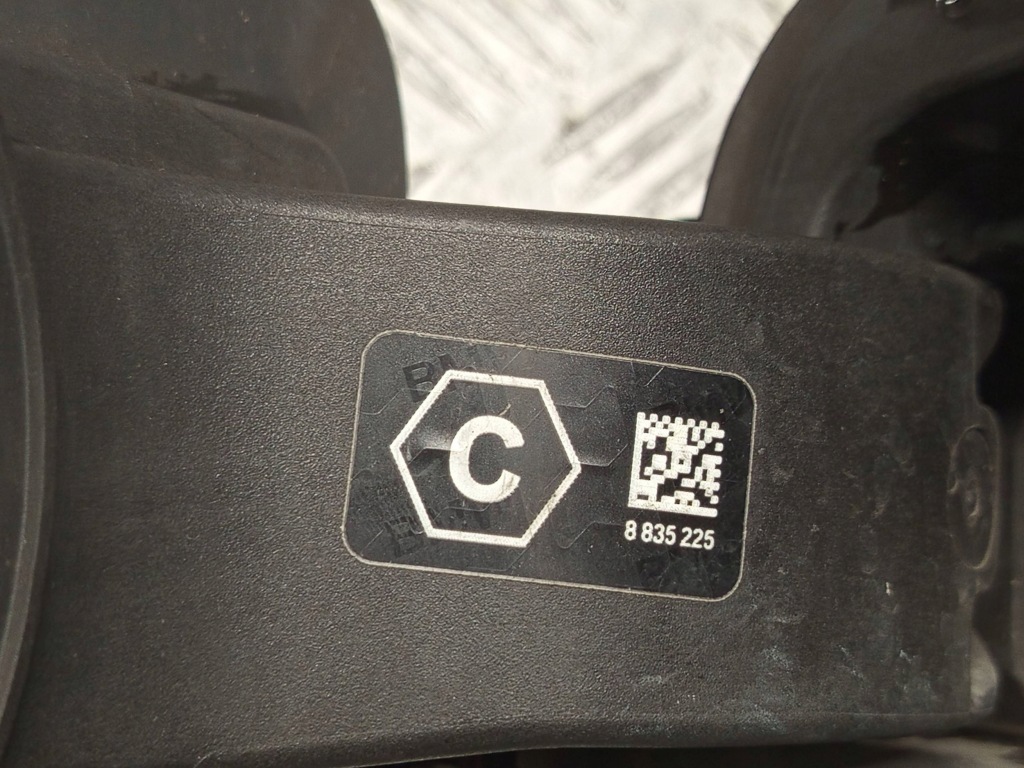 Bmw оригінальний номер 7349075 i4 g26 кришка захист роз'єм заряджання Доставка