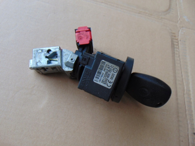 фото №1, Замок зажигания ключ renault twingo ii 8200405701c