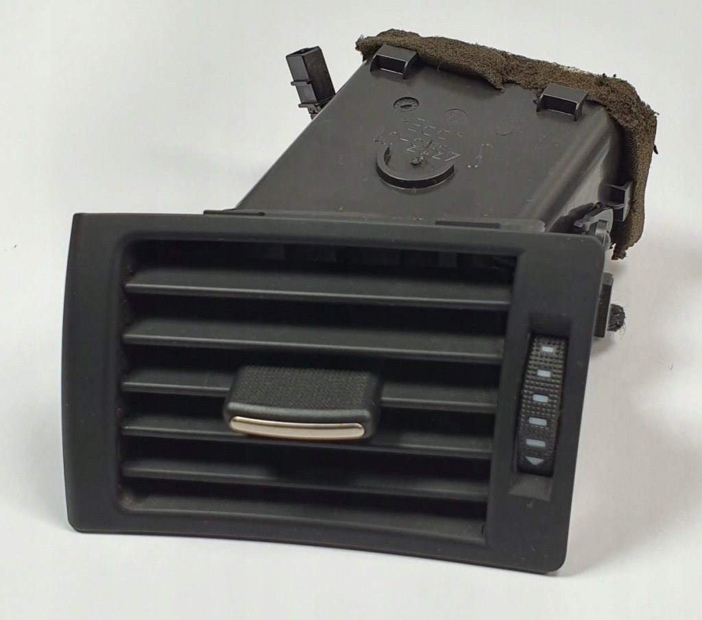 фото №1, Решётка обдув левый перед audi a4 b6 8e0820901f