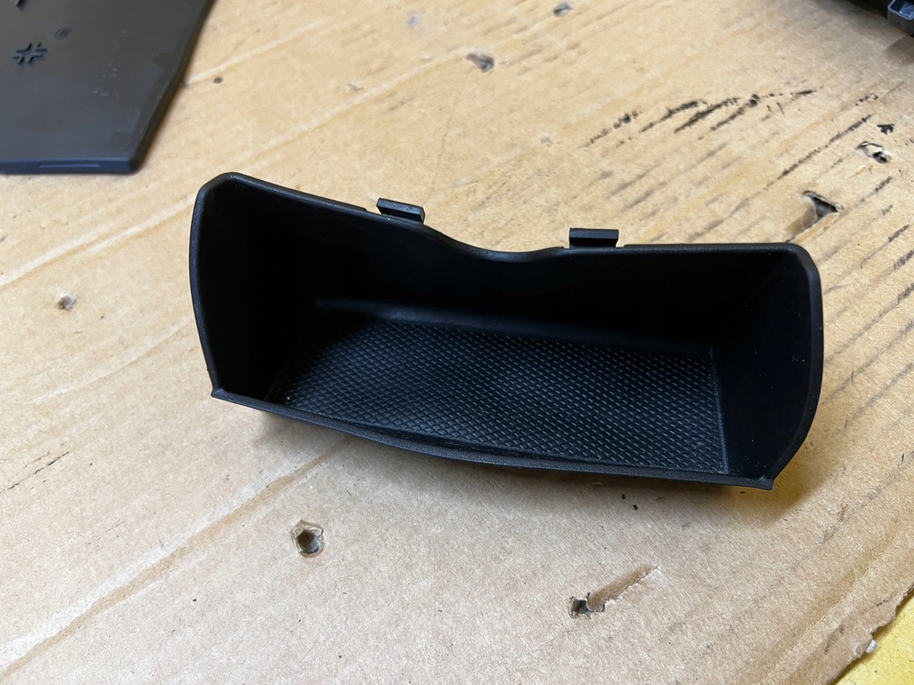 фото №1, Мат гумовий елемент вкладка бардачка консолі центральної задня mercedes gl x166