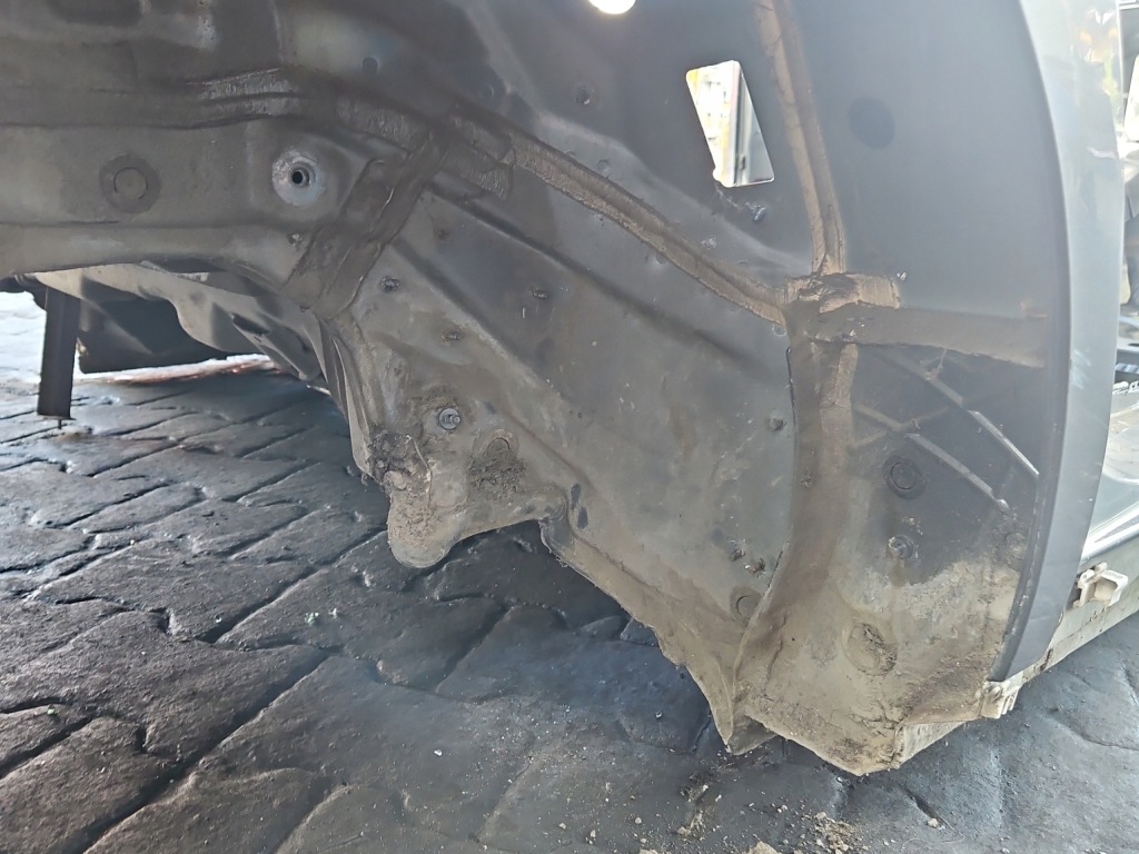 фото №10, Крыло задняя правый mercedes w213 szary 992 четверть kombi