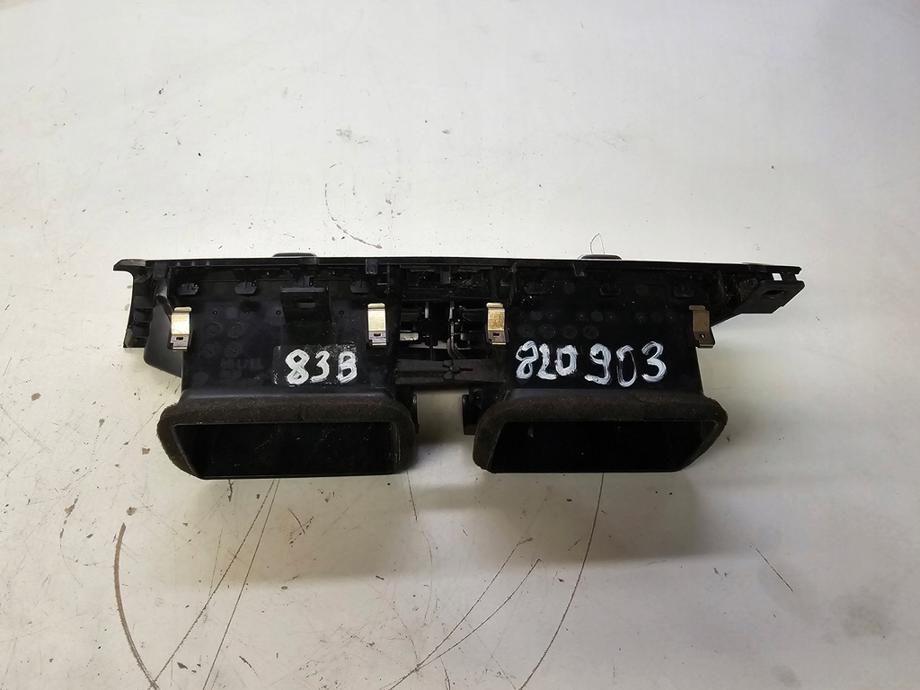 фото №8, Решётка обдув средняя audi q3 f3 83b820903 6ps