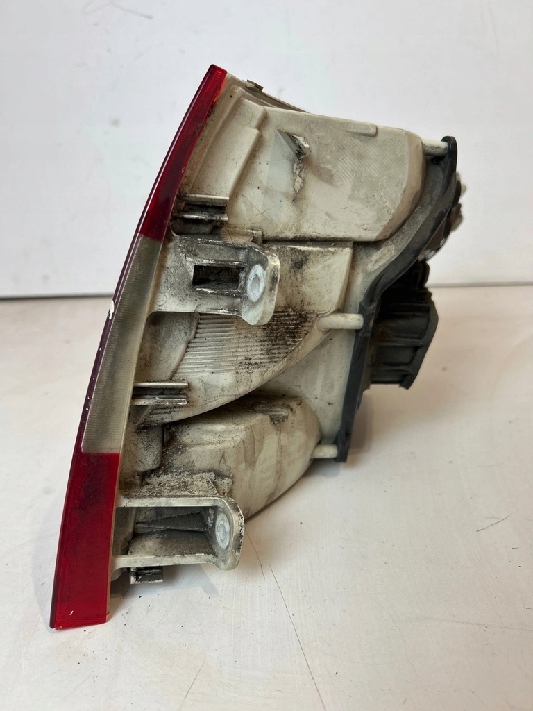 фото №9, Лампа задня задня ліва w крила skoda octavia iii sedan