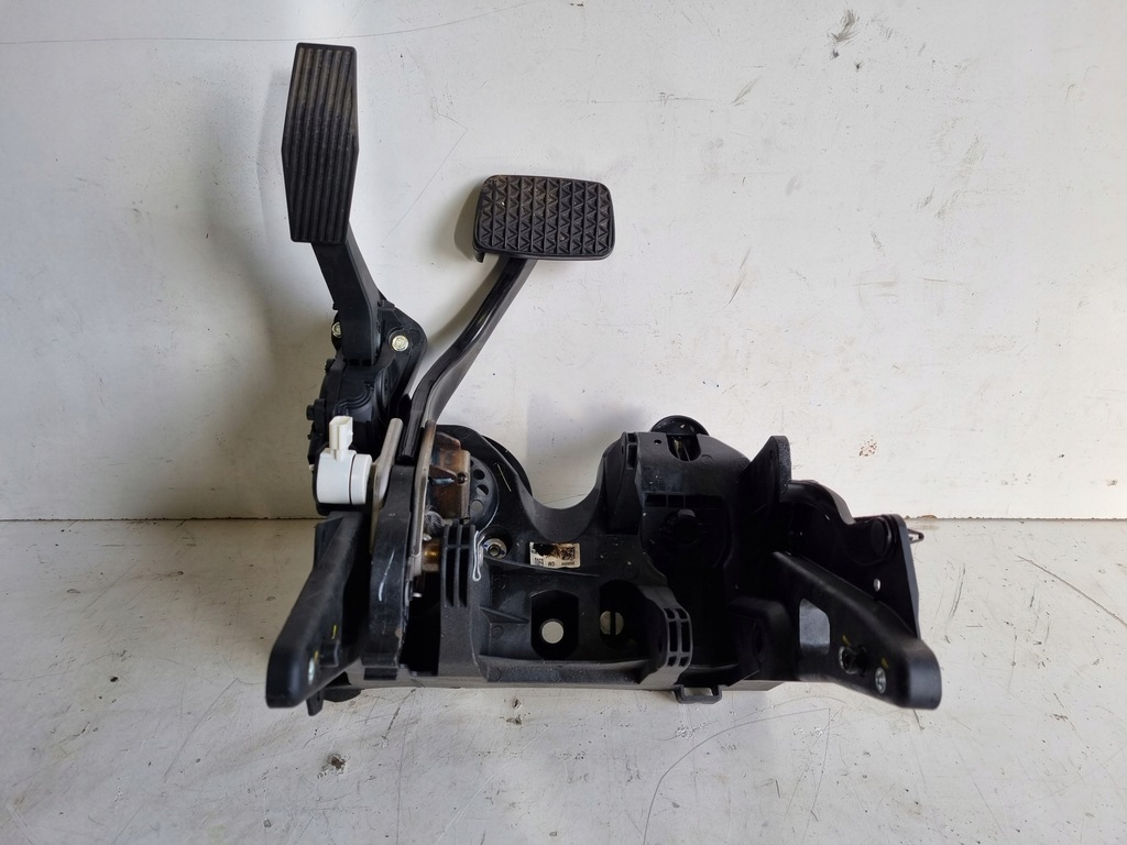 фото №1, Opel astra k основание педалей автоматическая коробка передач eu 39080690