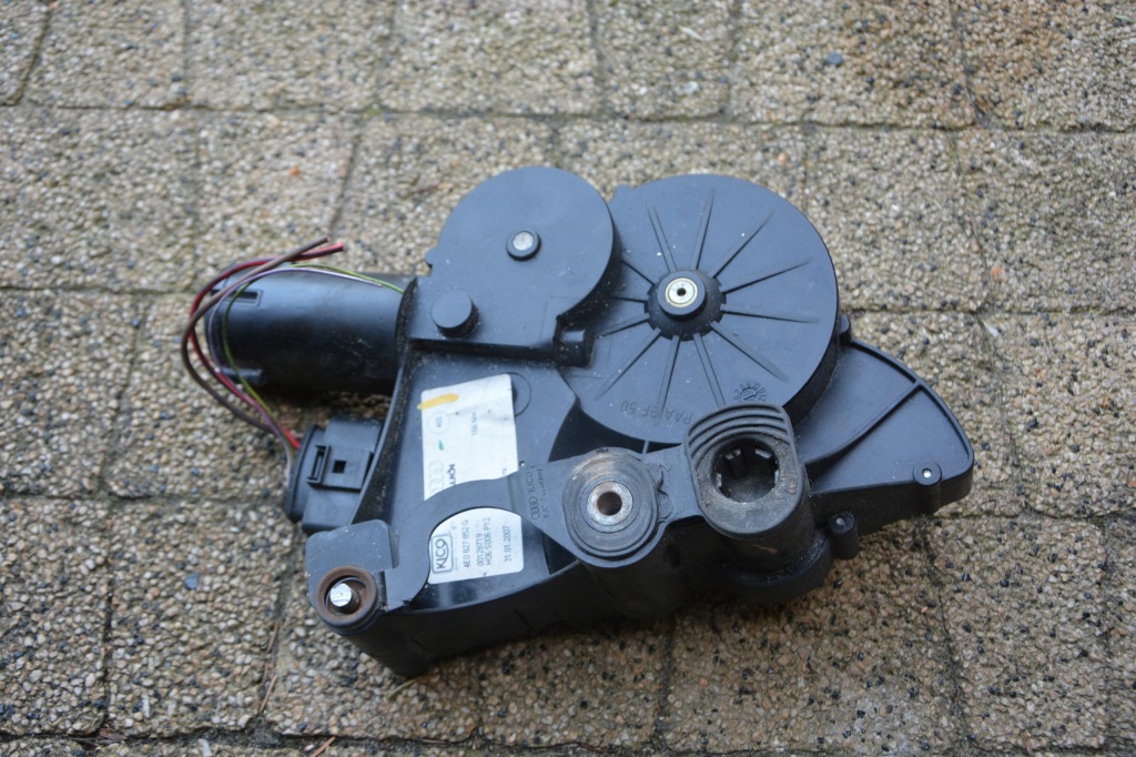 фото №1, Доводчик крышки багажника audi a8 d3 long 4e0827852g