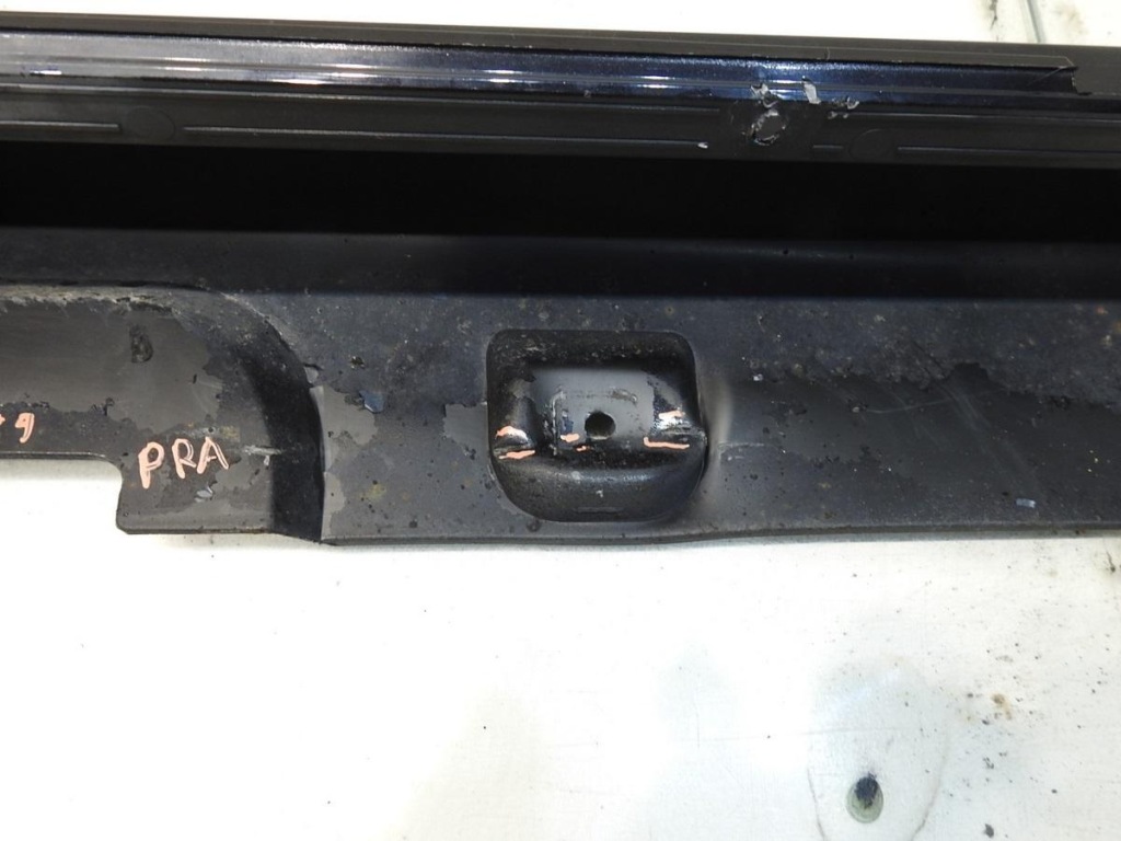 Молдинг накладка поріг права 289 saab 9-3 ii універсал Оригінал