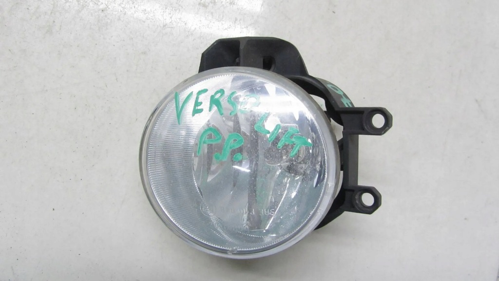 фото №1, Toyota verso lift противотуманная фара правый перед 14-