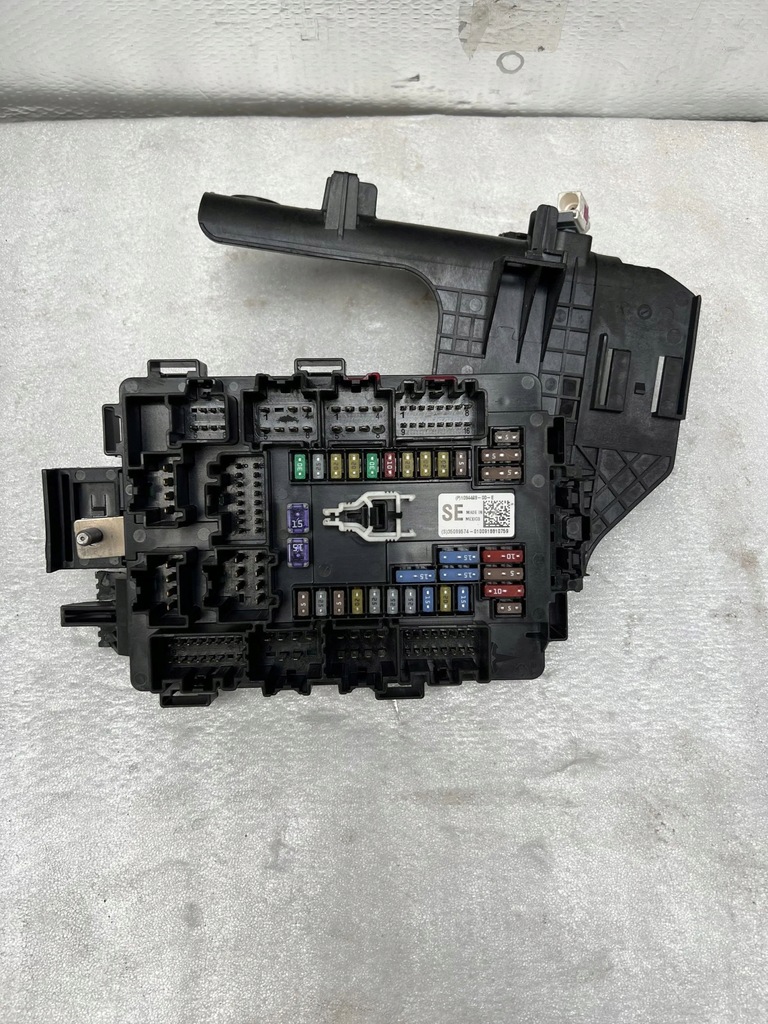 фото №1, Tesla model s 2017 рамка / модуль предохранителей 109440900e