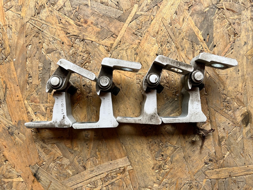 фото №1, Петля дверь seat ibiza iv lift 8k0831402j lb9a