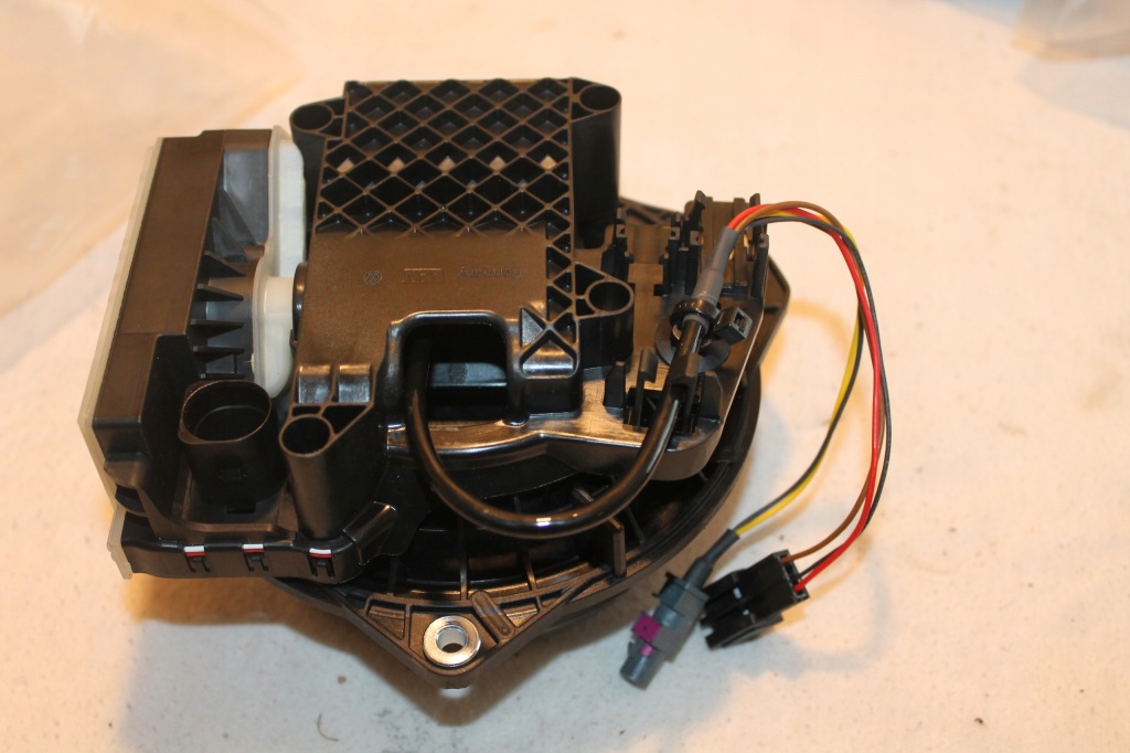 фото №2, Ручка кришки емблема камера заднього виду vw golf vii lift r 5g0827469s