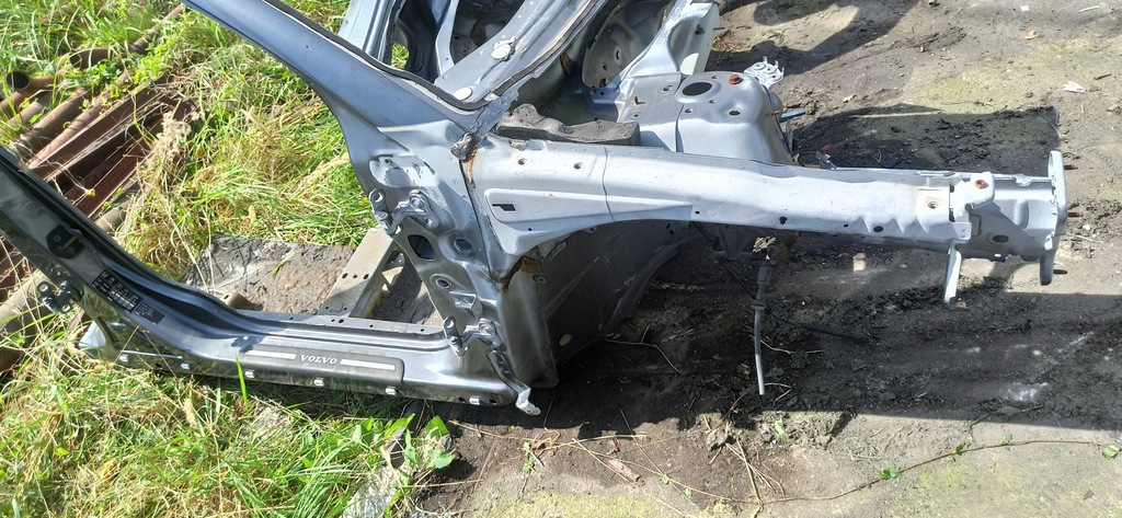 фото №1, Volvo v50 s40 порог металлический правый блок двигателя стойки