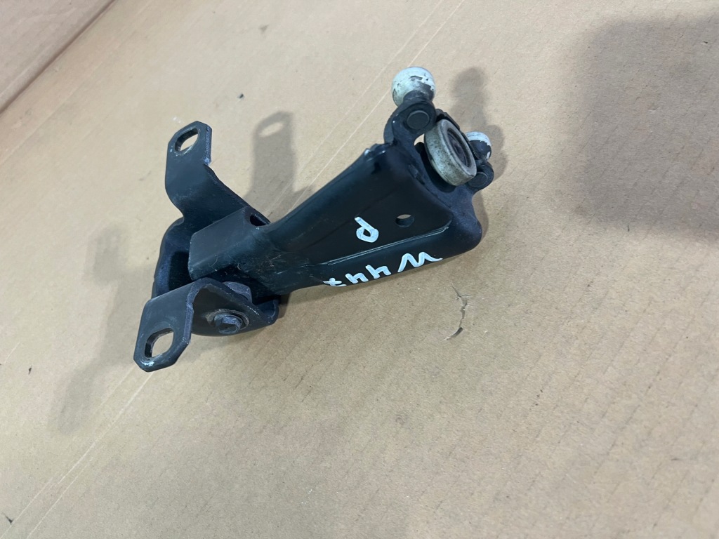 фото №4, Ролик дверь раздвижных правых mercedes vito w447