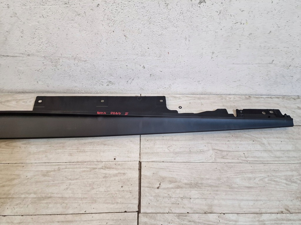фото №3, Ferrari roma молдинг порог правая