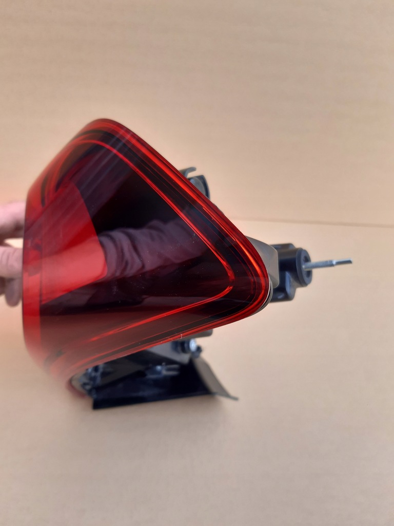 фото №10, Лампа лівий задня renault arkana 21-