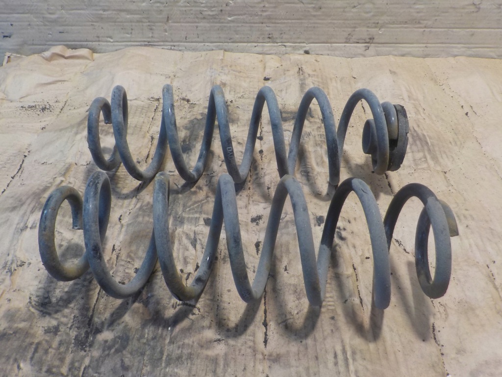 Пружини підвіска задній skoda rapid 2015r 1.2tsi Ціна