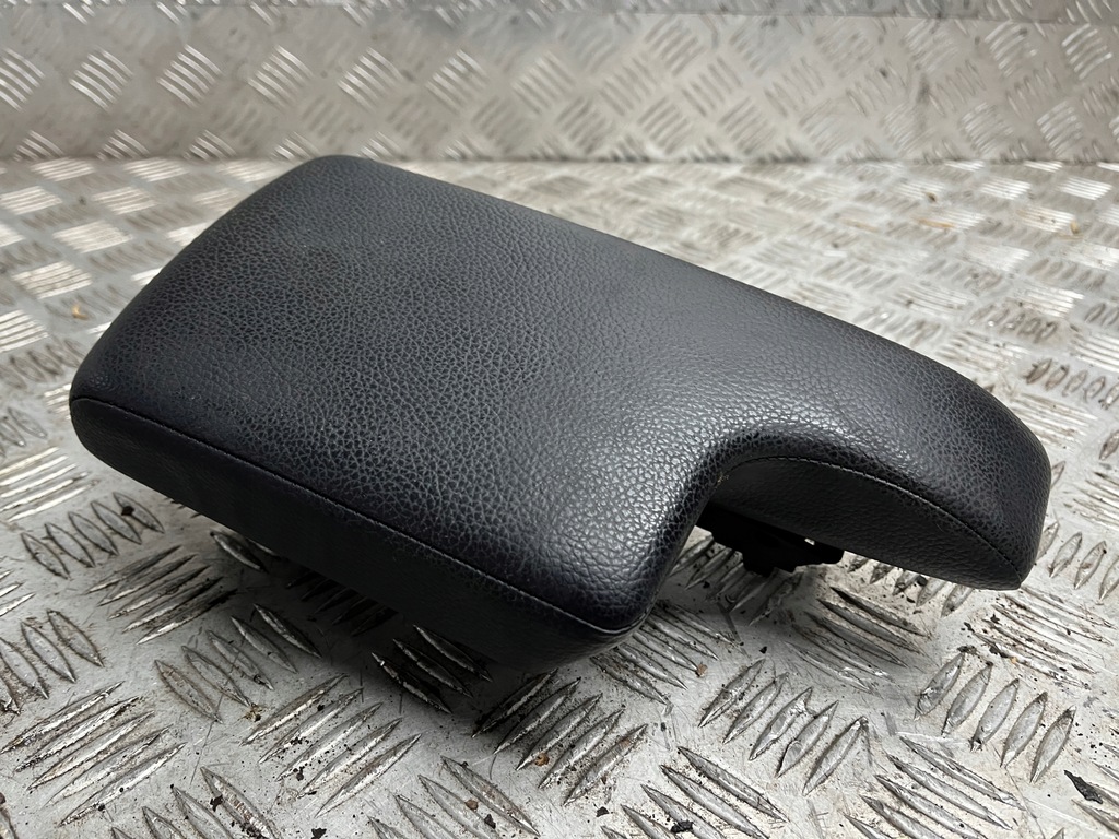 фото №1, Mercedes w245 подлокотник lift чёрный 2009 1696801939