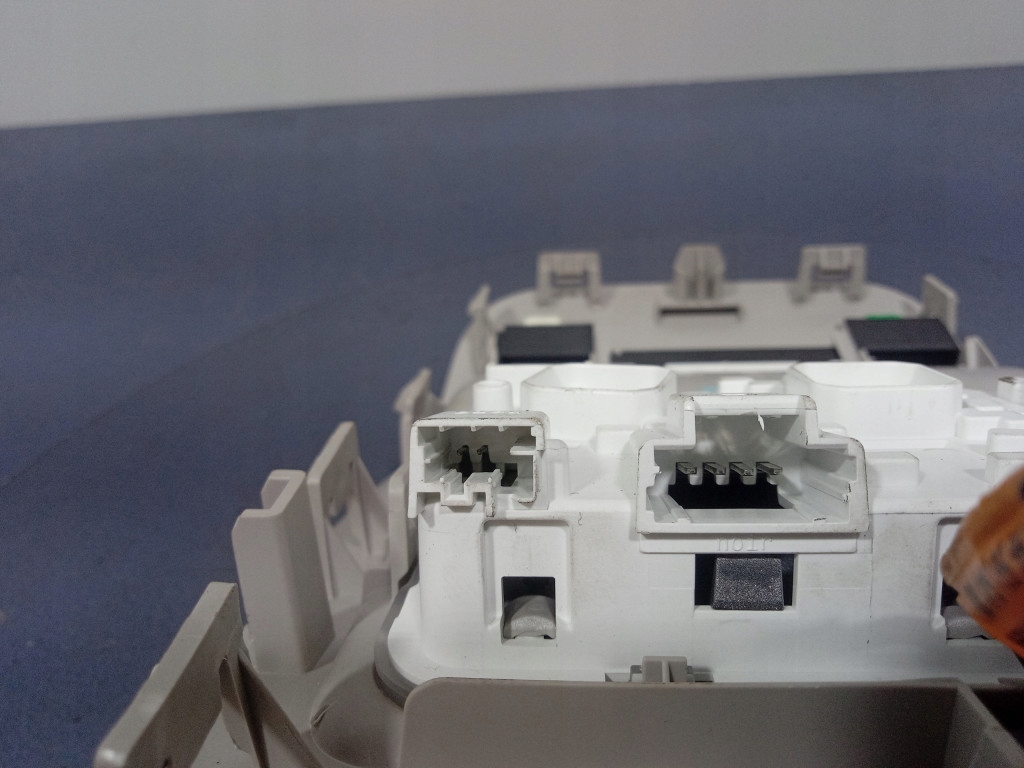 фото №7, Citroen c4 cactus 14- фонари внутреннее потолочный 9801287577