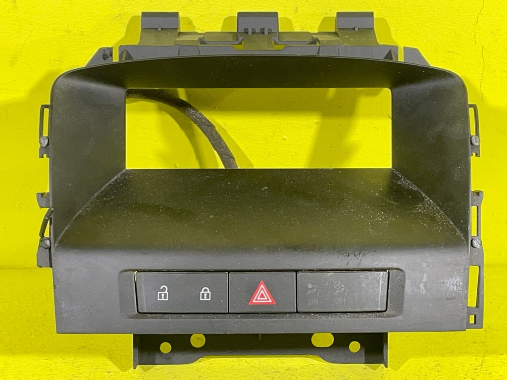 фото №1, Opel astra j - рамка дисплея - 13362791