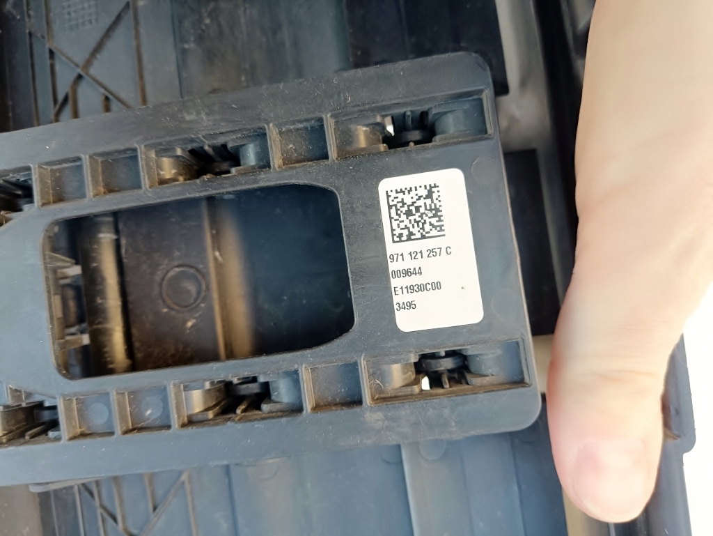 фото №7, Porsche panamera 971 жалюзи впуск 971121257c